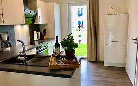 Familienhaus an der Nordsee - Sauna - Kamin - Südterrasse direkt über dem Wasser